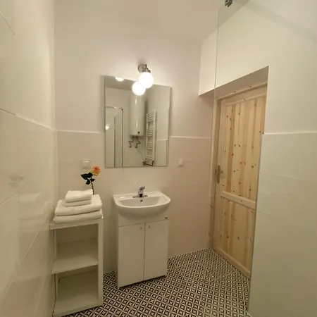 Mily Apartament Ustrzyki Dolne Exterior foto